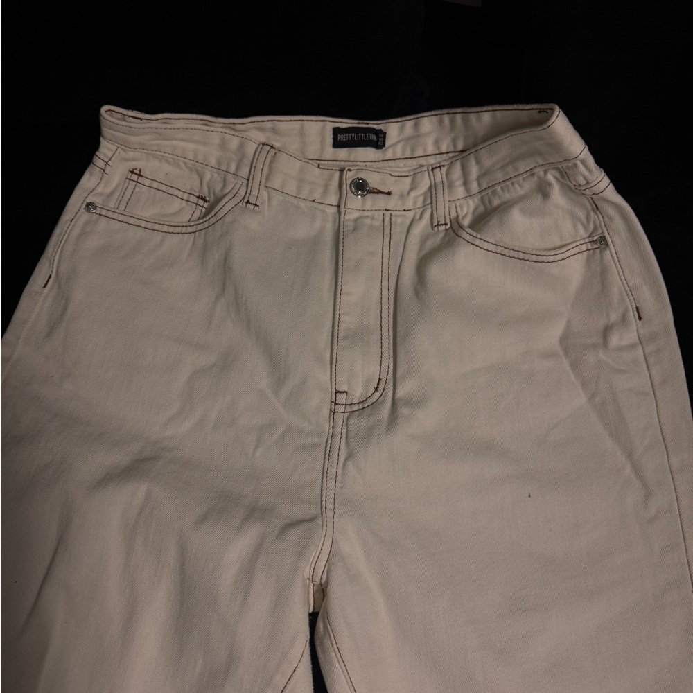 Neutral High-Waisted Jeans